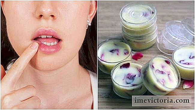 Hoe maak je een vochtinbrengende balsem op de huid van je lippen