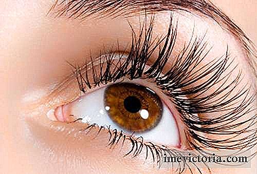 Hur kan man förhindra ögonfransar faller med några hem tips