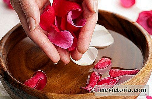 Apa de trandafir: preparate și beneficii minunate