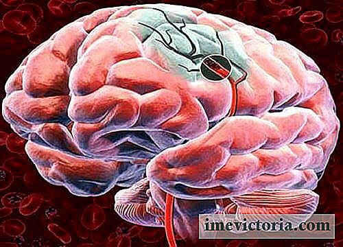 Hva er advarselssymbolene for hjerneblødning og hvordan å forhindre det?