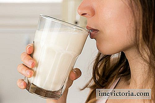 7 Motive bune pentru a bea lapte cu miere