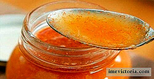 En bombsäkert naturläkemedel: gurkmeja i bee honung