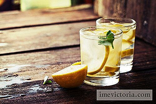 Kolla in fördelarna med varm citronsaft