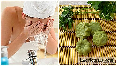 Cum să pregătească un pătrunjel săpun pentru a reduce petele faciale
