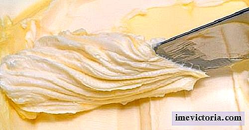 Lær hvordan du lager ditt eget smør med bare to ingredienser