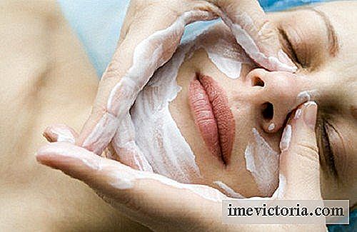 3 Hjemmelavede opskrifter til fastgørelse af dit ansigt.