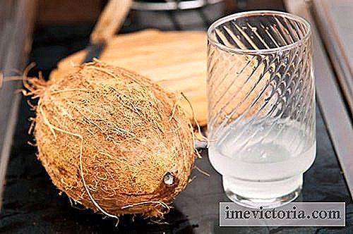 Zjistěte si, co se děje ve vašem těle, když kokosová voda nápoj