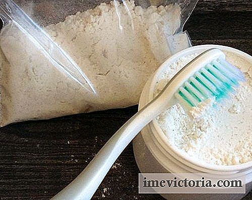 ¿Cómo hacer una pasta de dientes Remineralizing Tooth Whitener?